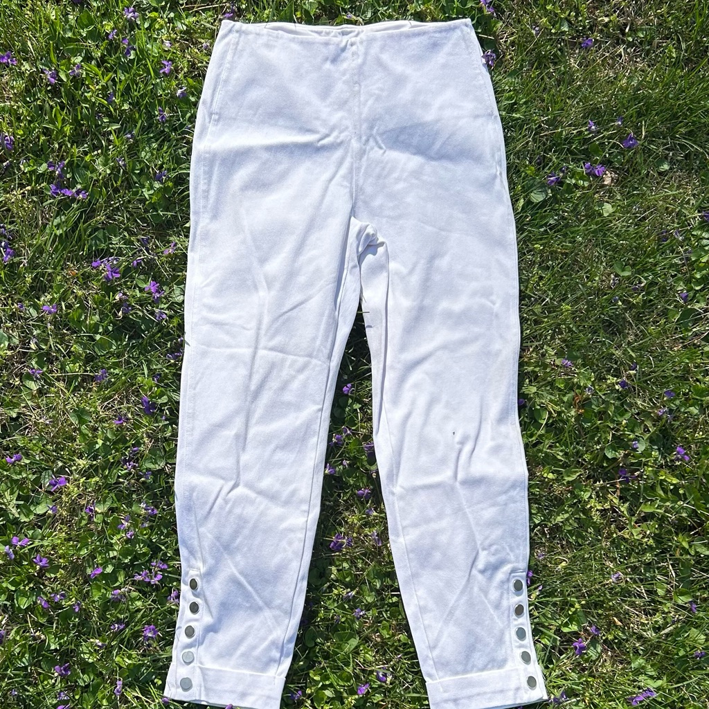 New Lysse Chic White High-Waisted Pants With Button Detail